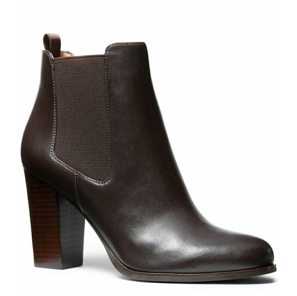 Michael Kors Each Lottie Booties - Picture 2 of 11